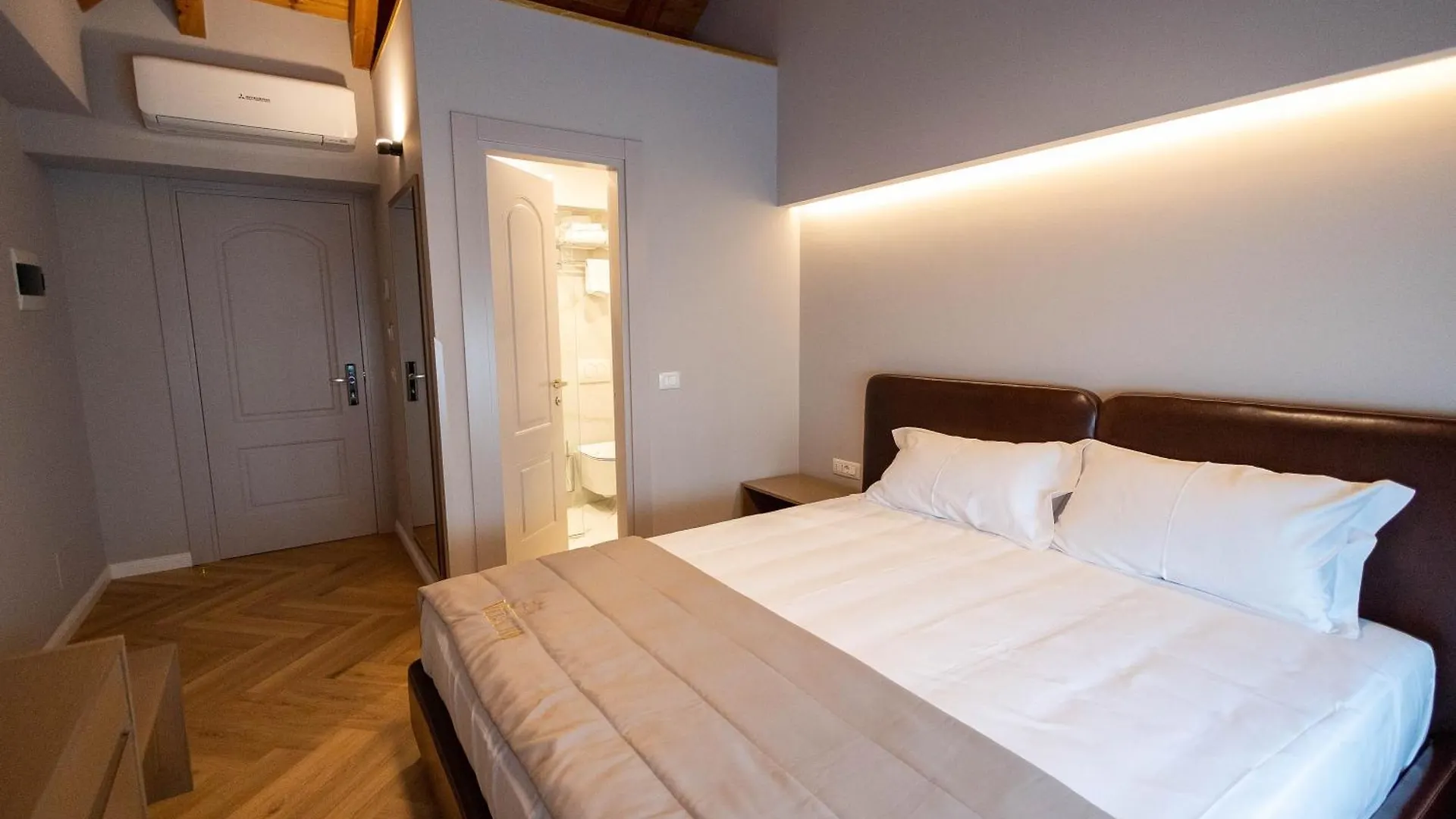 Villa Boutique Hotel Vila 101 Tirana Albania